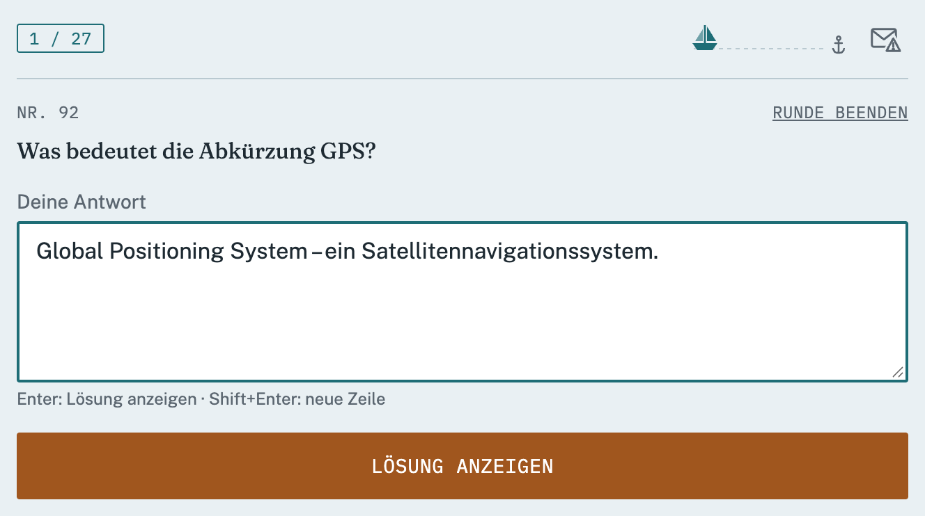 Screenshot: Die Frage „Was bedeutet die Abkürzung GPS?“ mit ausgefülltem Antwortfeld und der Schaltfläche „Lösung anzeigen“.